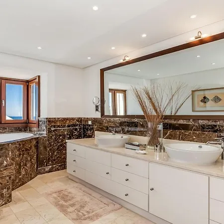 About La Rotonda Villa Marbella