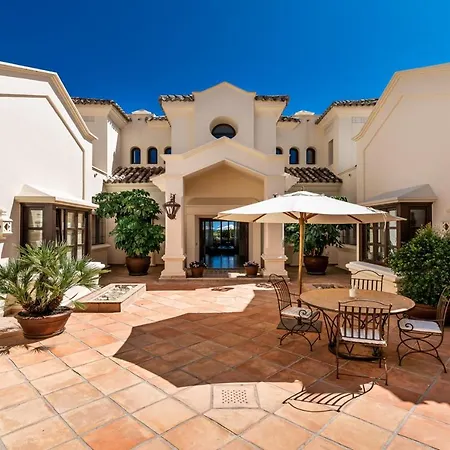 About La Rotonda Villa