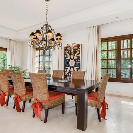 Villa About La Rotonda Marbella